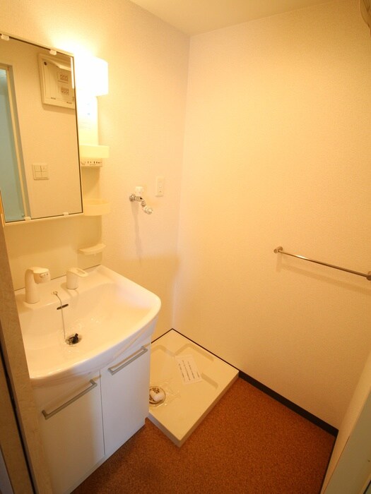 物件内観写真10　(洗濯機置場)