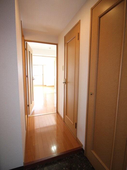 物件内観写真16　(廊下)