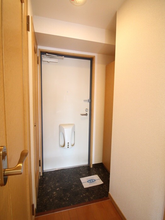物件内観写真18　(玄関)