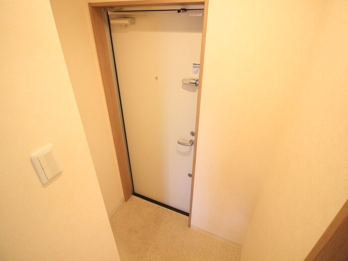 物件内観写真14　(玄関)