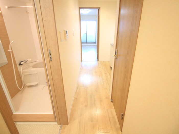 物件内観写真19　(廊下)