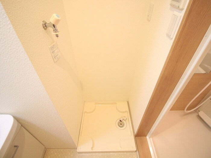 物件内観写真20　(洗濯機置場)