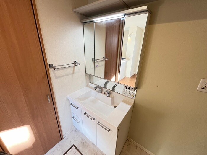 物件内観写真11　(洗面)