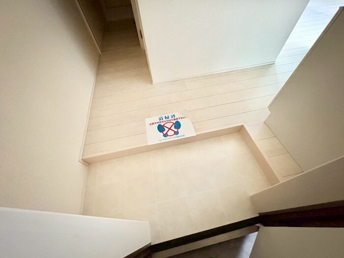 物件内観写真17　(玄関)