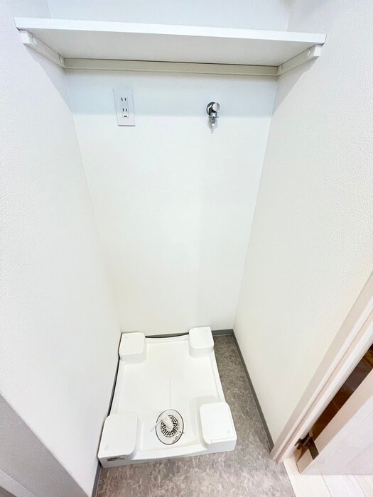 物件内観写真10　(洗濯機置場)