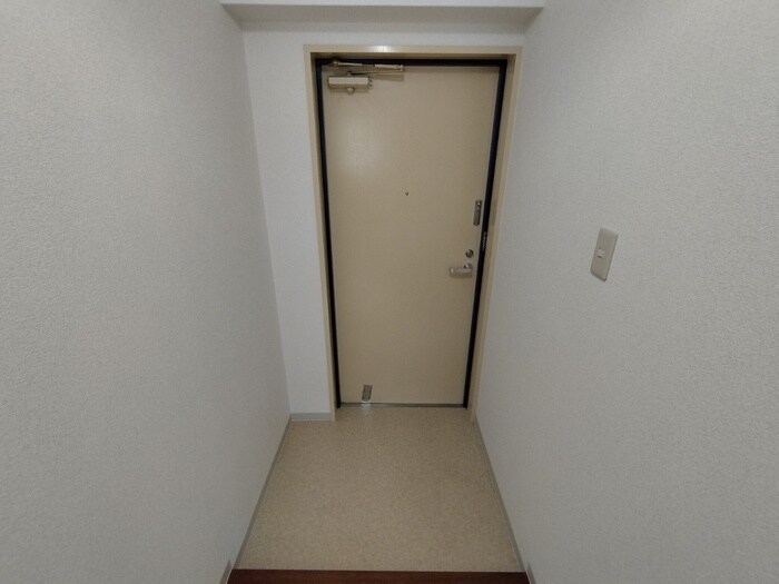 物件内観写真14　(玄関)