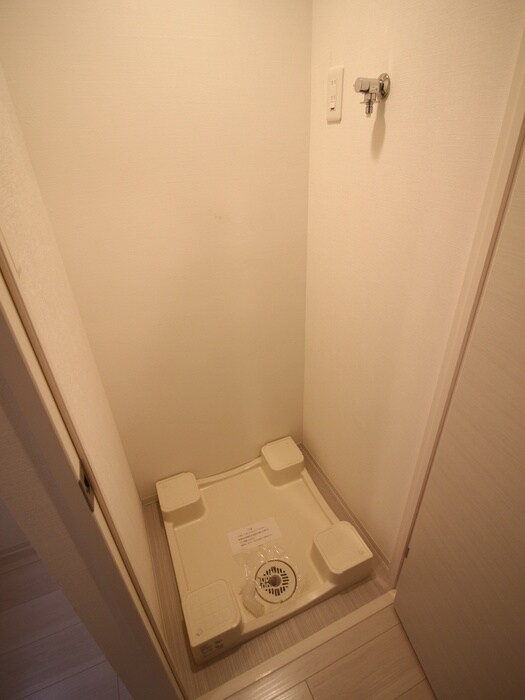 物件内観写真17　(洗濯機置場)