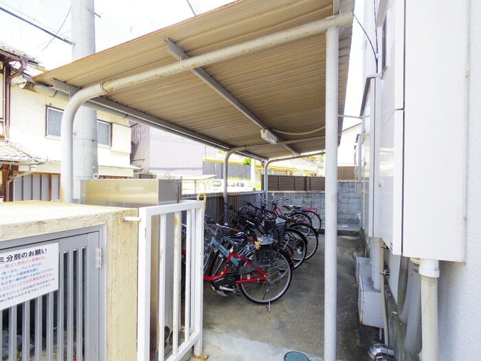 物件外観写真5　(駐輪場)