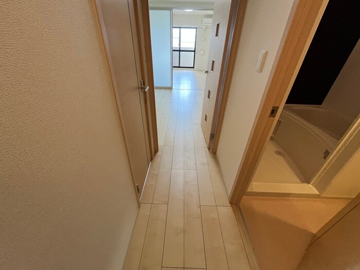 物件内観写真20　(廊下)