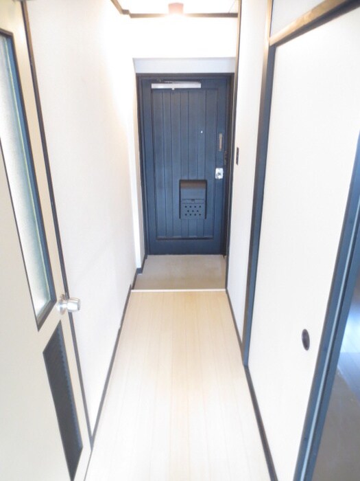 物件内観写真16　(玄関)