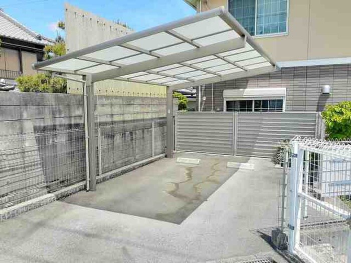 物件外観写真3　(駐輪場)