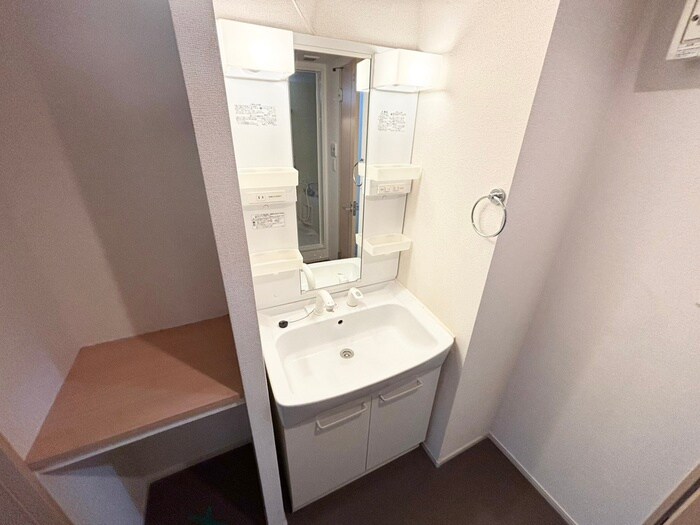 物件内観写真11　(洗面)