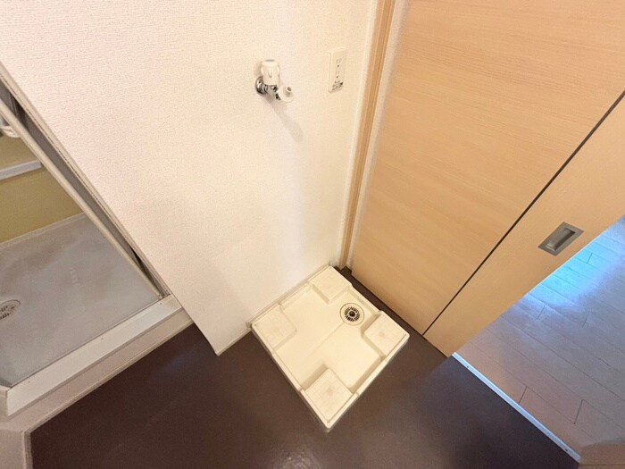 物件内観写真13　(洗濯機置場)