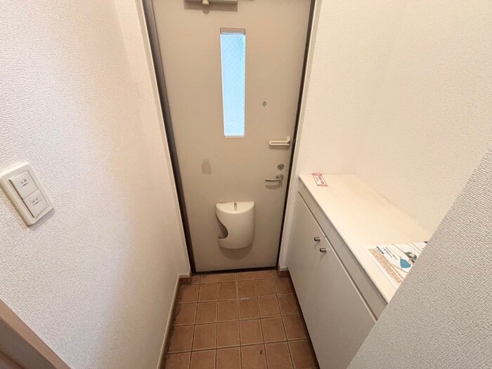 物件内観写真17　(玄関)