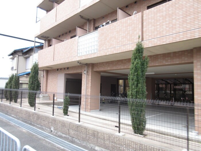 物件外観写真6　(外観写真)