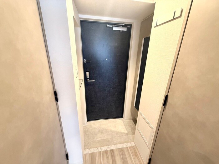 物件内観写真7　(玄関)