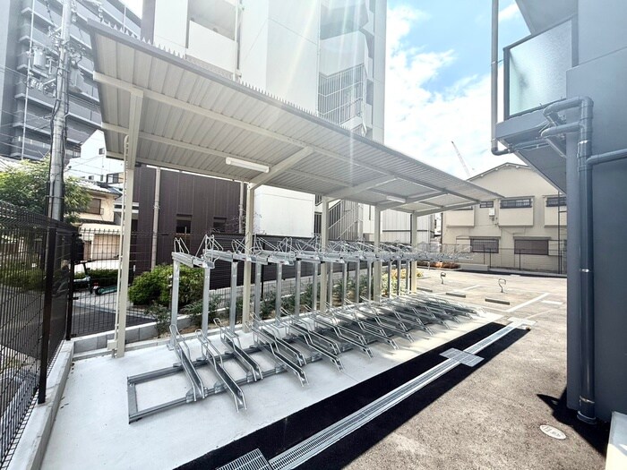 物件外観写真3　(駐輪場)