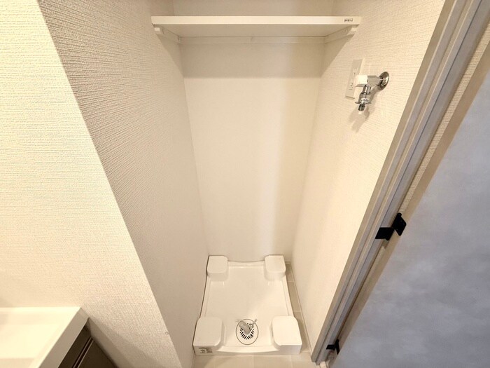 物件内観写真12　(洗濯機置場)