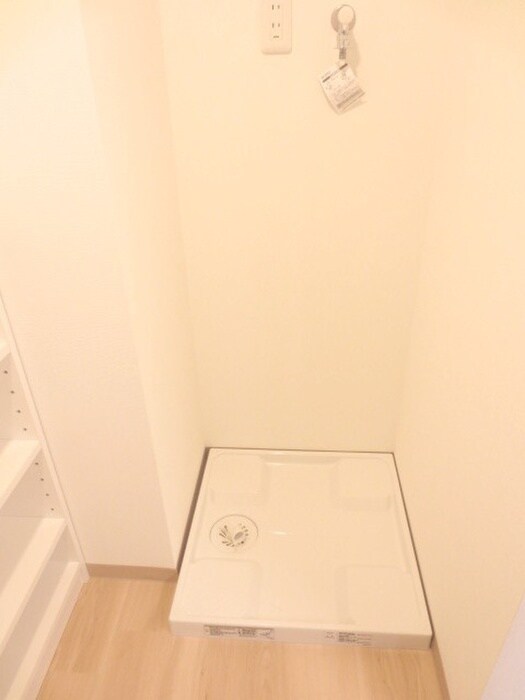 物件内観写真13　(洗濯機置場)