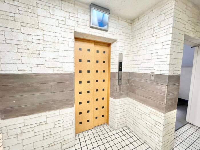 物件外観写真4　(駐車場)