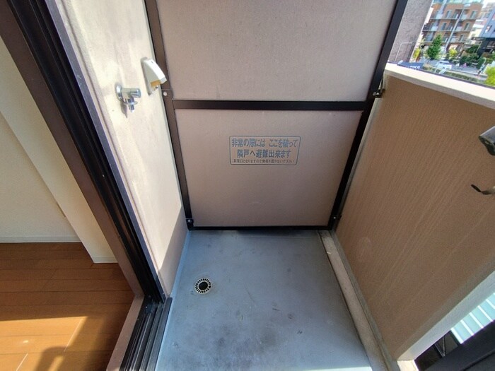 物件内観写真13　(洗濯機置場)