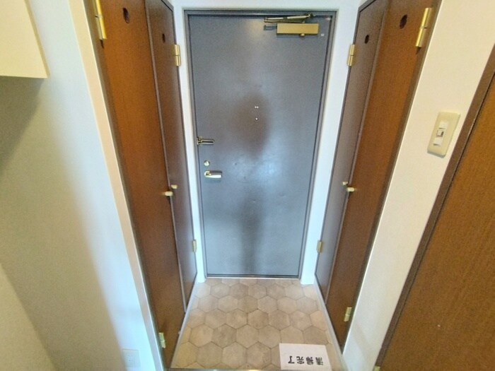 物件内観写真14　(玄関)