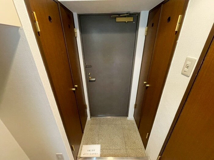 物件内観写真14　(玄関)