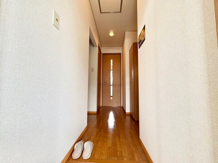 物件内観写真16　(廊下)