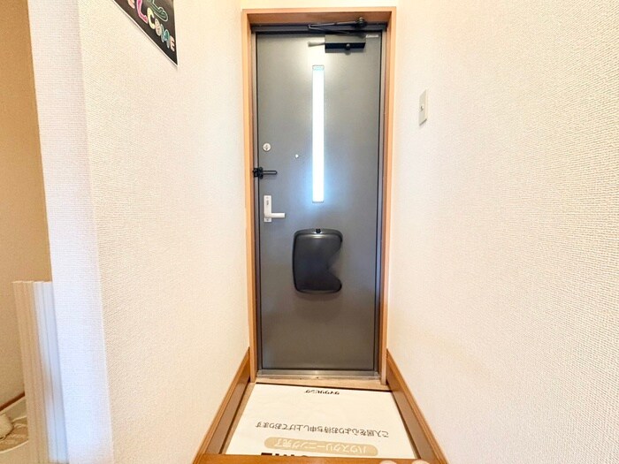 物件内観写真17　(玄関)