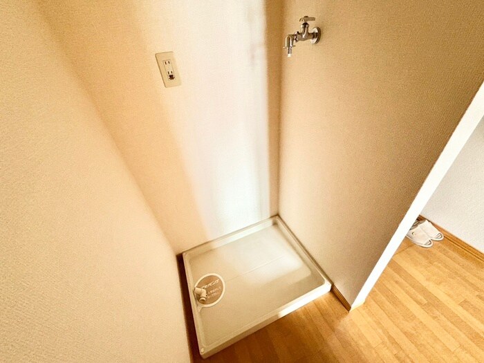 物件内観写真18　(洗濯機置場)