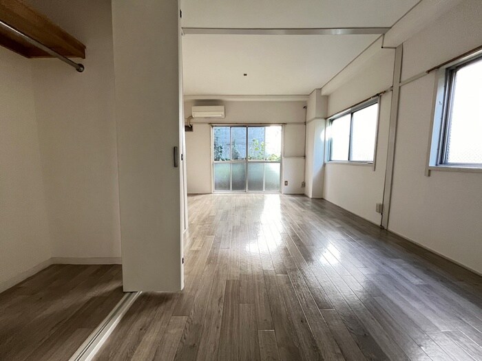 物件内観写真9　(居室)