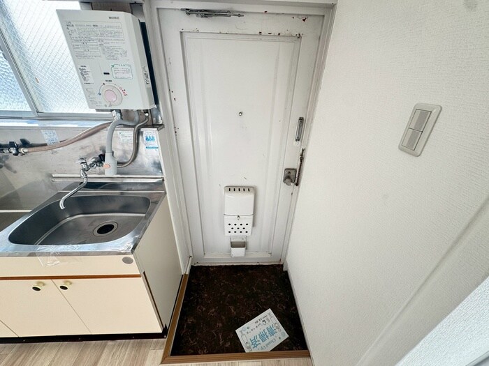 物件内観写真14　(玄関)