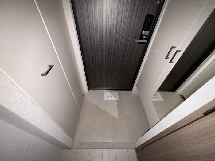 物件内観写真18　(玄関)