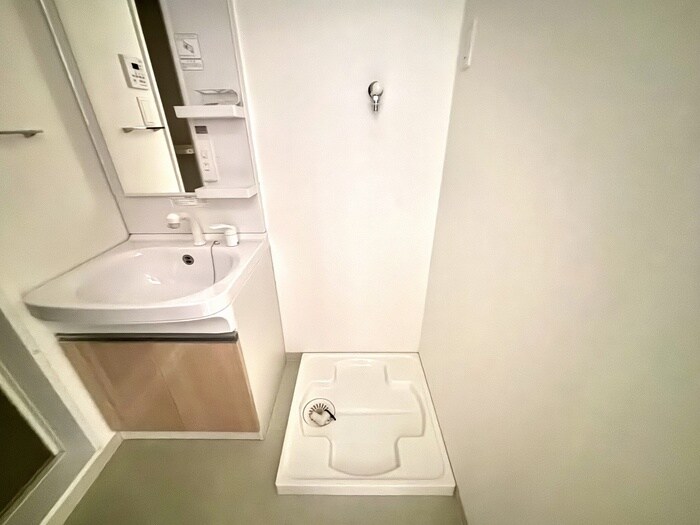 物件内観写真11　(洗濯機置場)