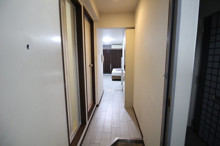 物件内観写真18　(玄関)