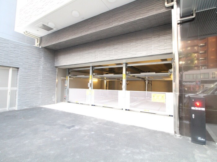 物件外観写真6　(駐車場)