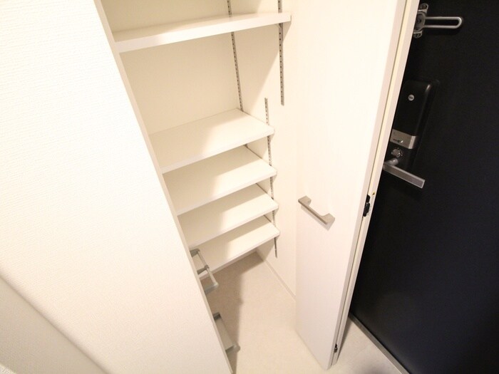 物件内観写真12　(靴箱)