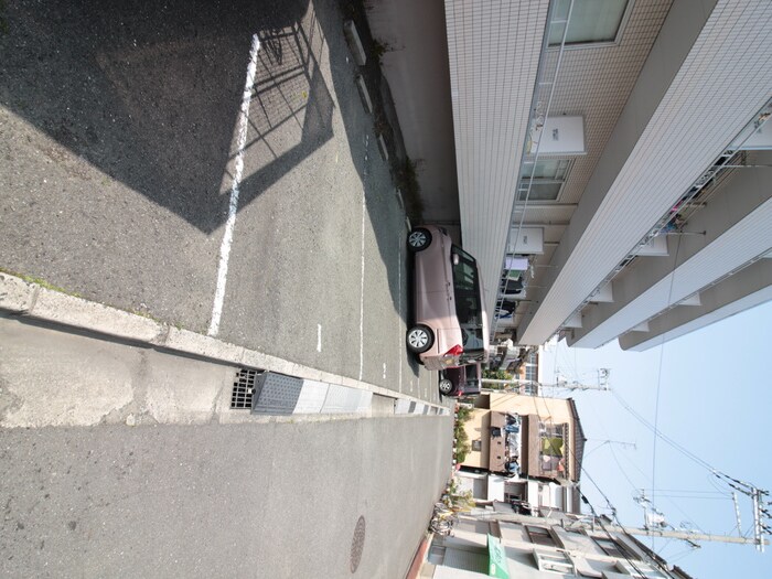 物件外観写真3　(駐車場)