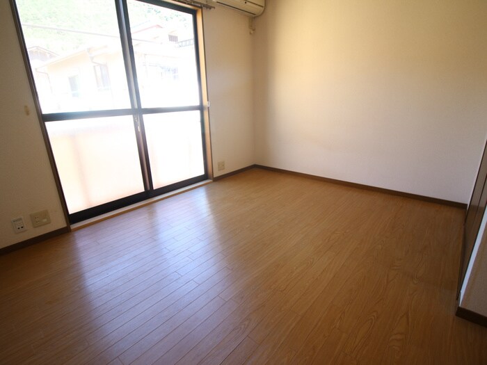 物件内観写真10　(居室)