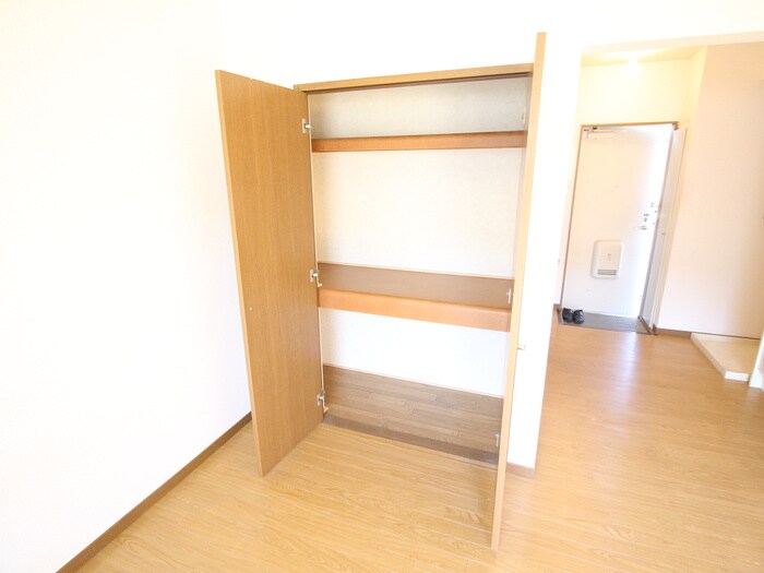 物件内観写真13　(収納)