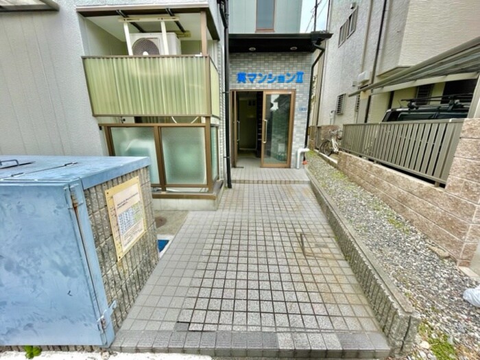 物件外観写真3　(エントランス部分)