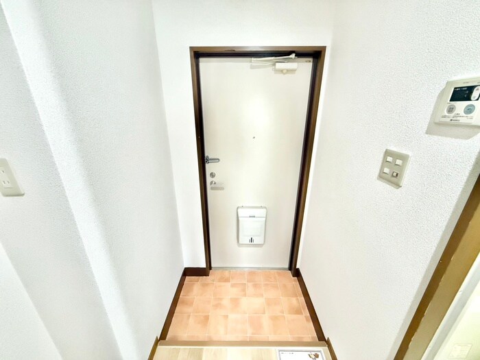 物件内観写真17　(玄関)