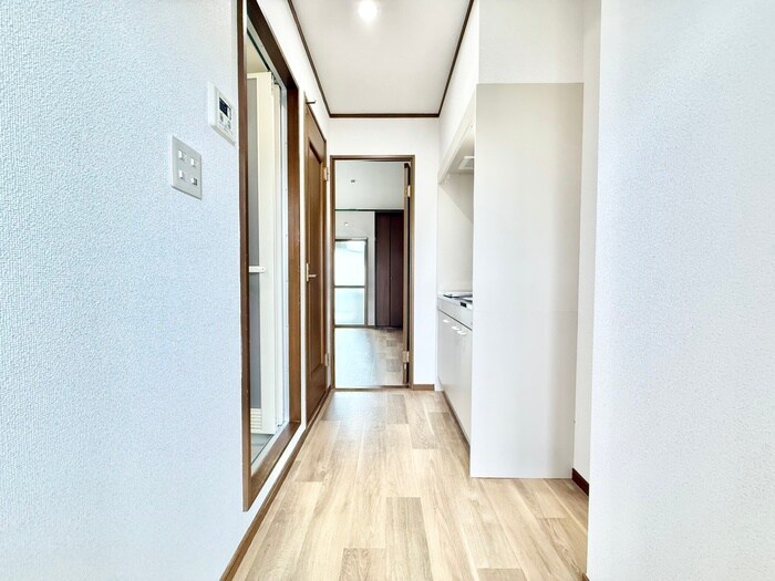 物件内観写真18　(廊下)