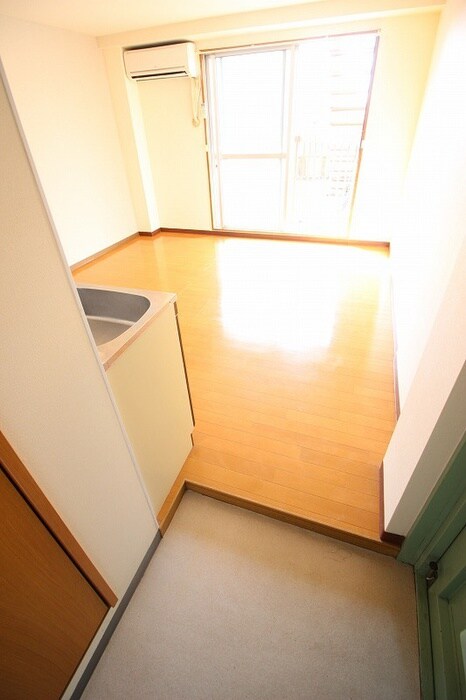 物件内観写真9　(廊下)
