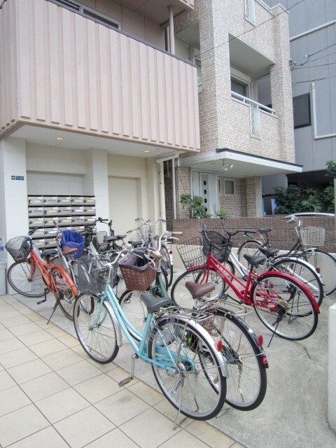 物件外観写真3　(駐輪場)