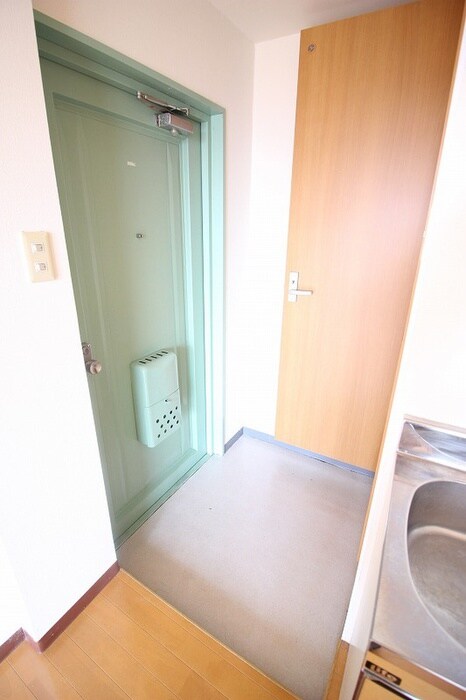 物件内観写真10　(玄関)