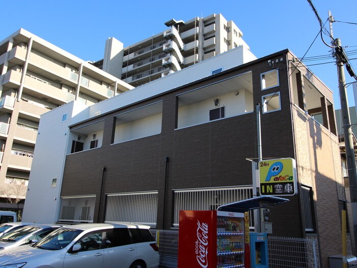 物件外観写真3　(駐車場)