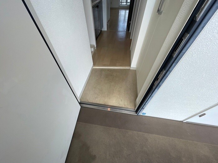 物件内観写真16　(玄関)
