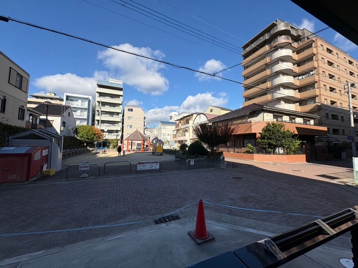 物件内観写真15　(室内からの展望)