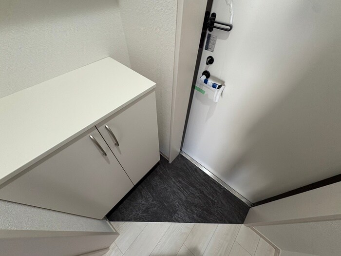 物件内観写真18　(玄関)